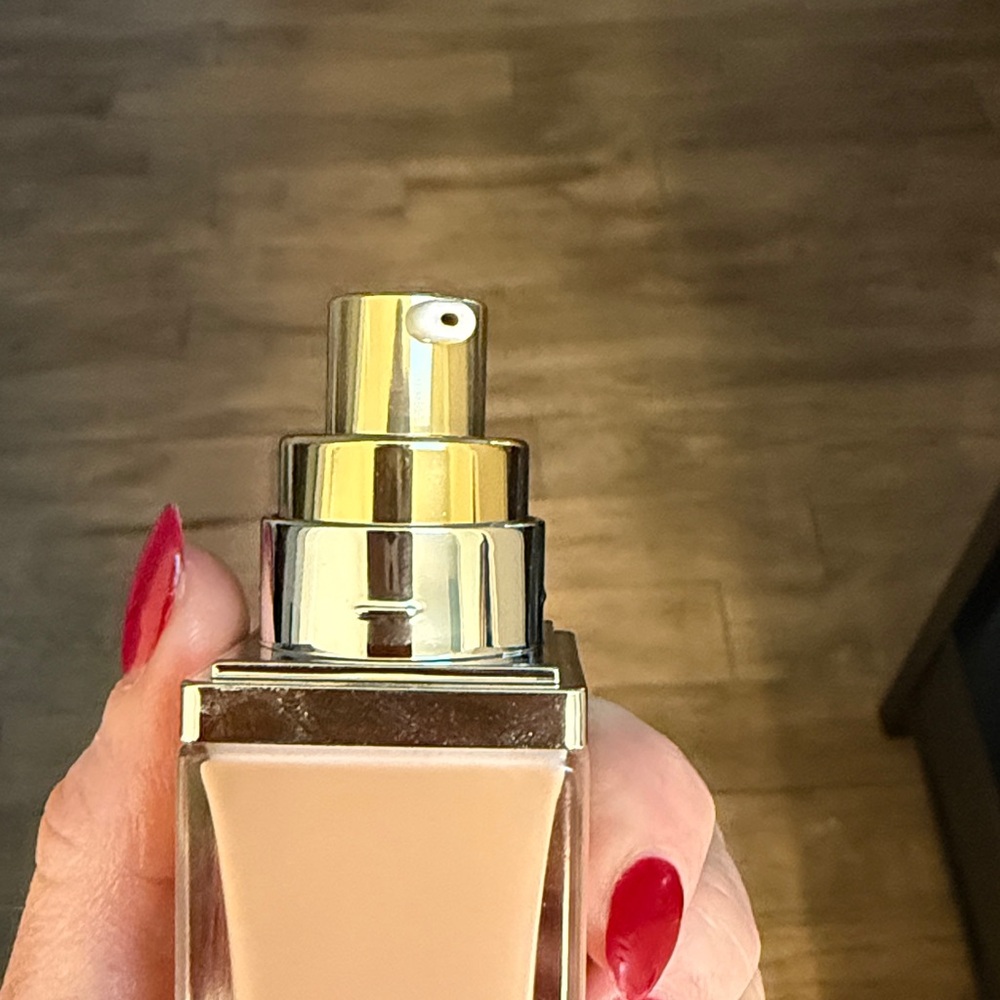 Estée Lauder ReNutriv Ultra Radiance Ivory Beige 3N1 - brand new! - Picture 6 of 7